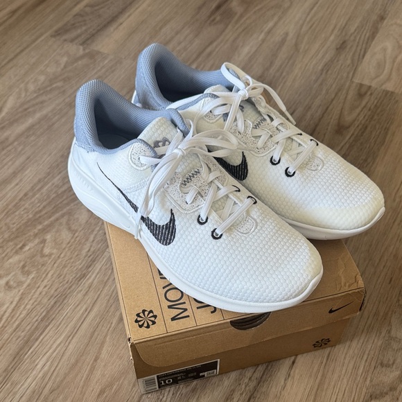 Nike Flex Experience RN 11 in White and Black - Picture 3 of 5